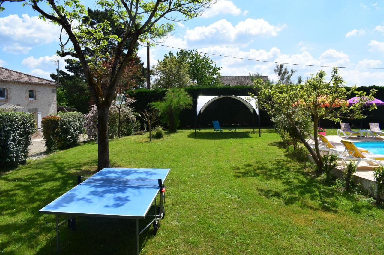 Le Baraillot, Chambres Et Repas D'Hotes, Soiree Etape Aiguillon Exterior foto